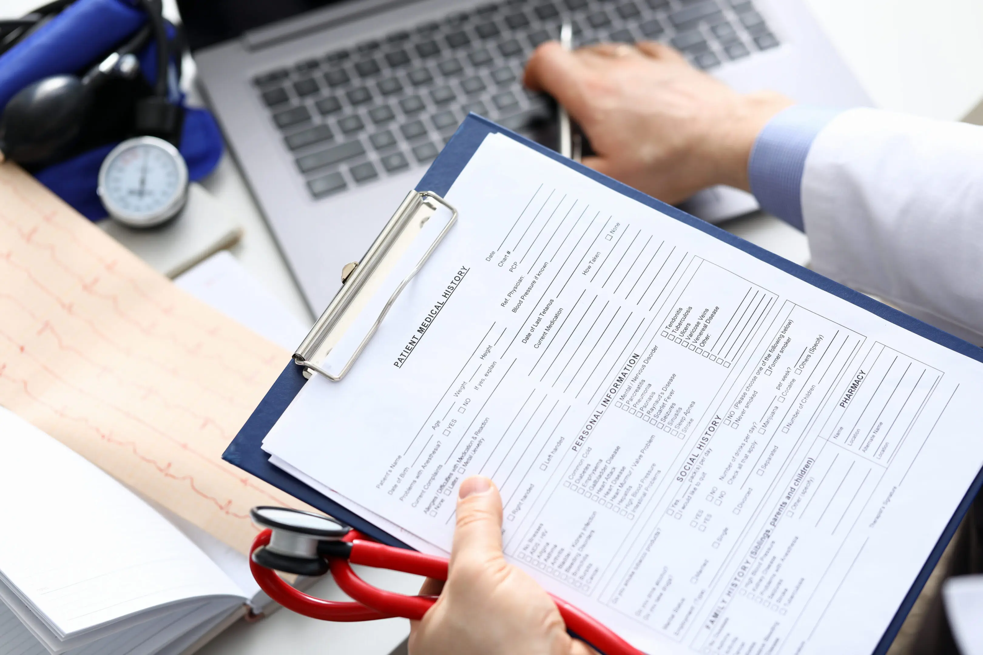 Filling out patient medical history, personal data. Diagnosed diseases blood vessels, heart. Range studies prescribed by cardiologist. Doctor fills in data taking into account patient's analyzes.